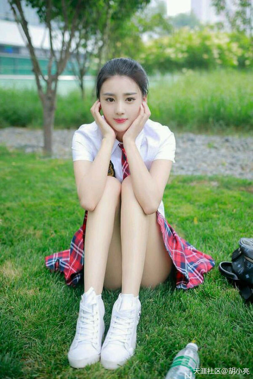 九游娱乐-2020年 NBA总冠军赛：库里在关键第三节投中连续四个三分，带队反超局势！