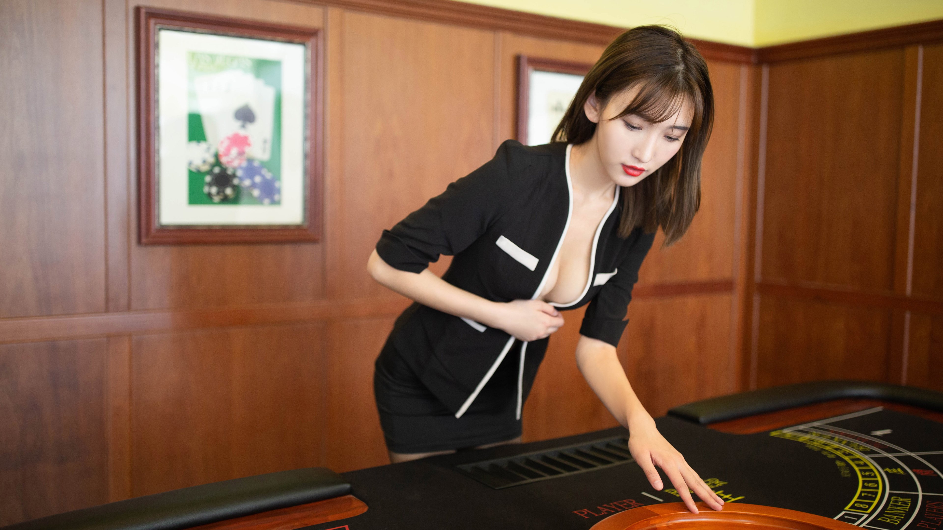 Jiu You-中国女篮运用多种战术突破密集防线，中国女篮打篮球