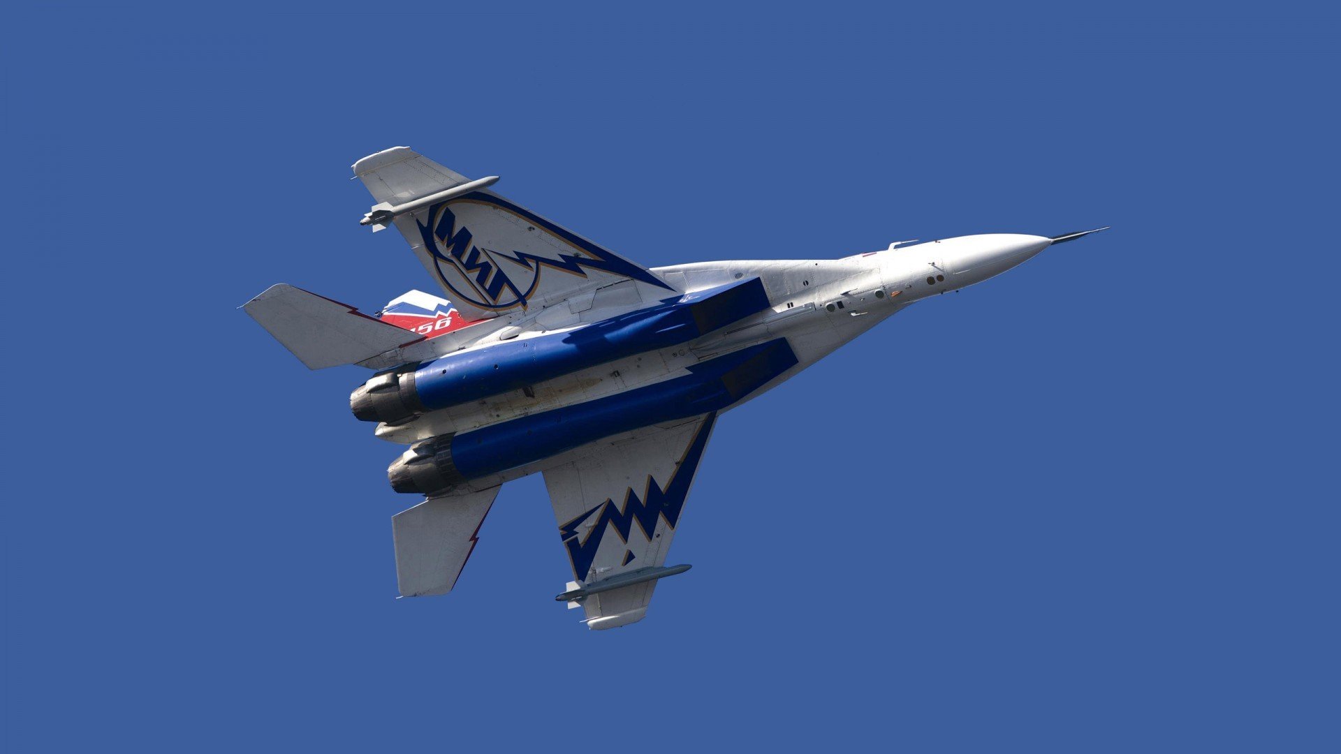 格鲁塞赛场风采尽显运动员风范，格鲁赛头像