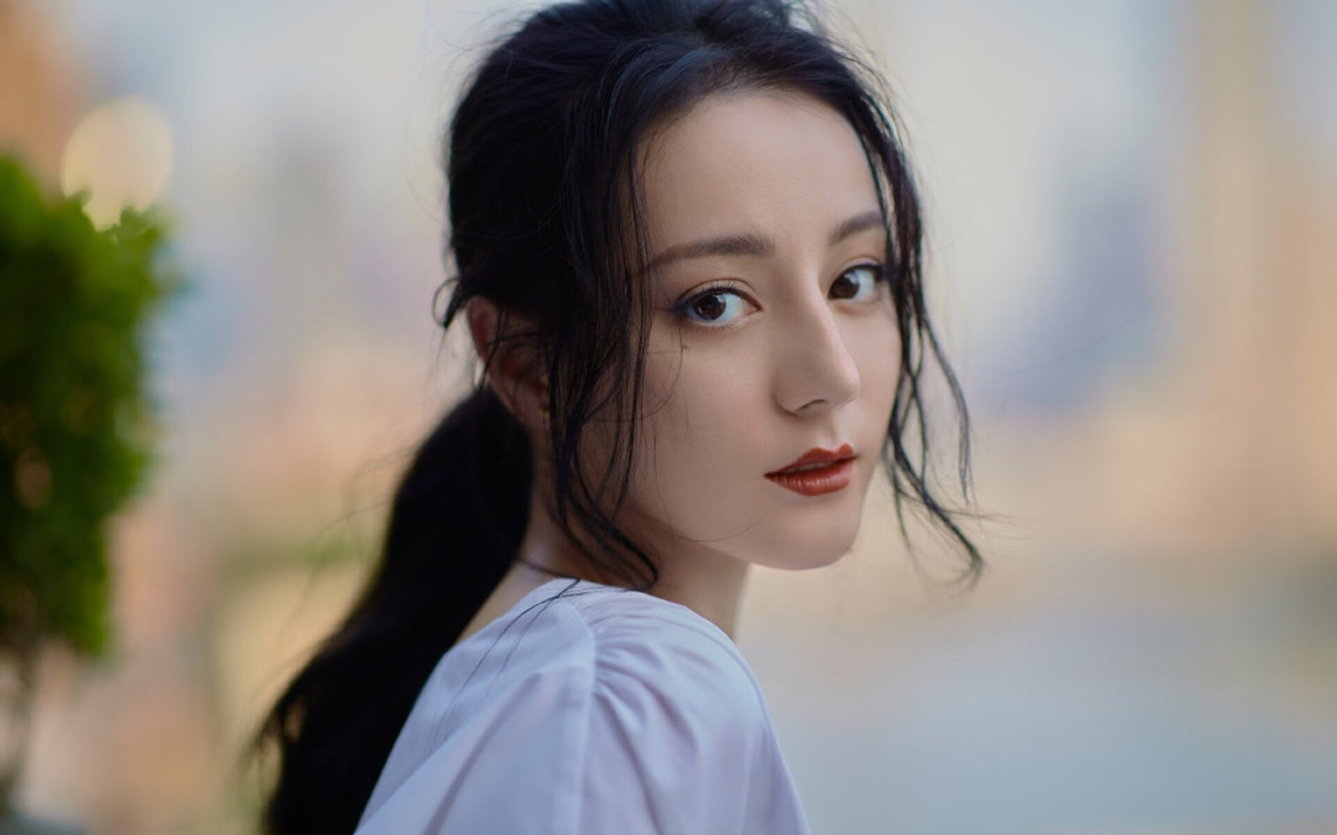 西班牙青年队在欧洲青年赛事中表现出色，潜力无限